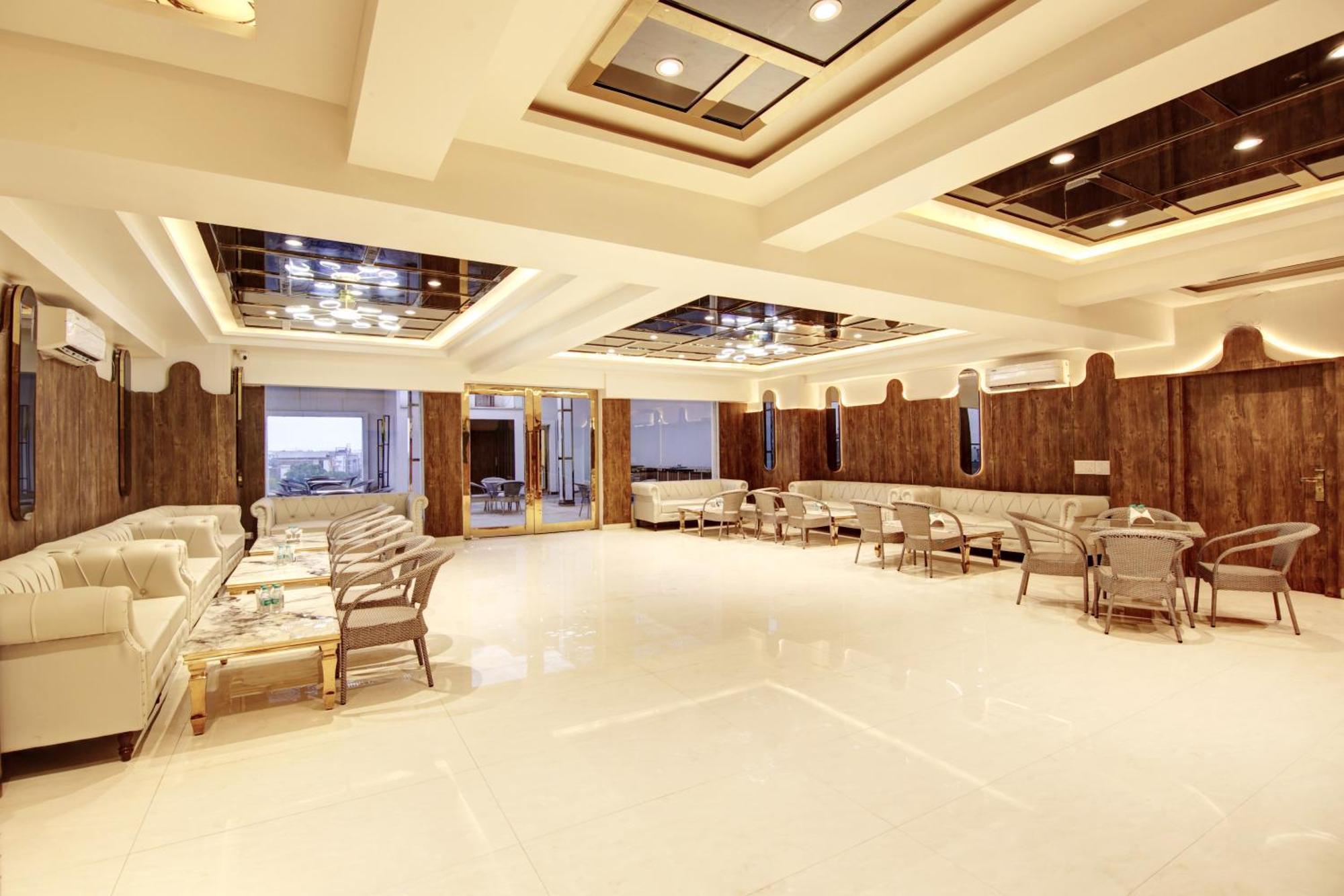 Marks Hotel & Banquet Нойда Екстер'єр фото