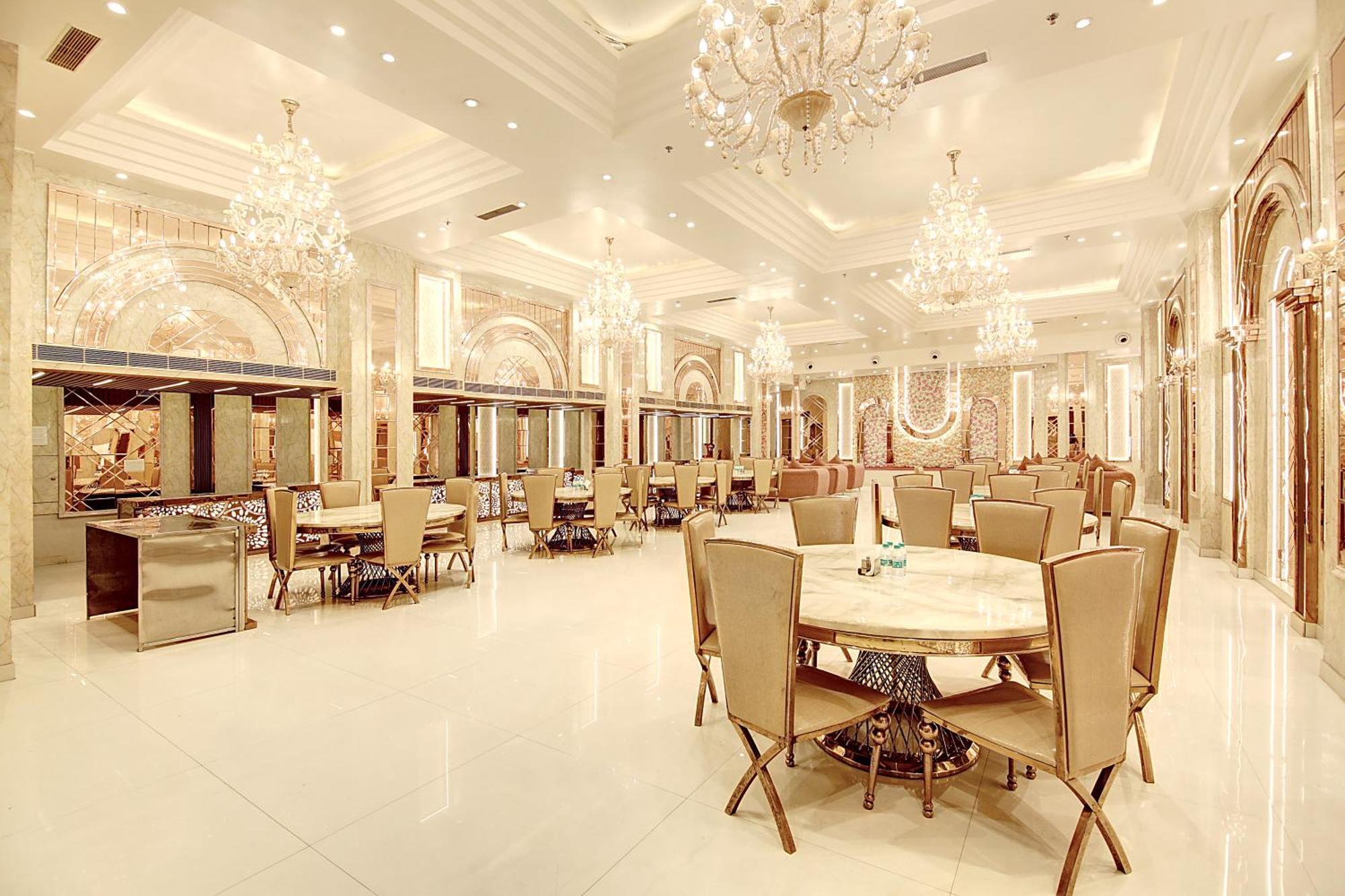 Marks Hotel & Banquet Нойда Екстер'єр фото