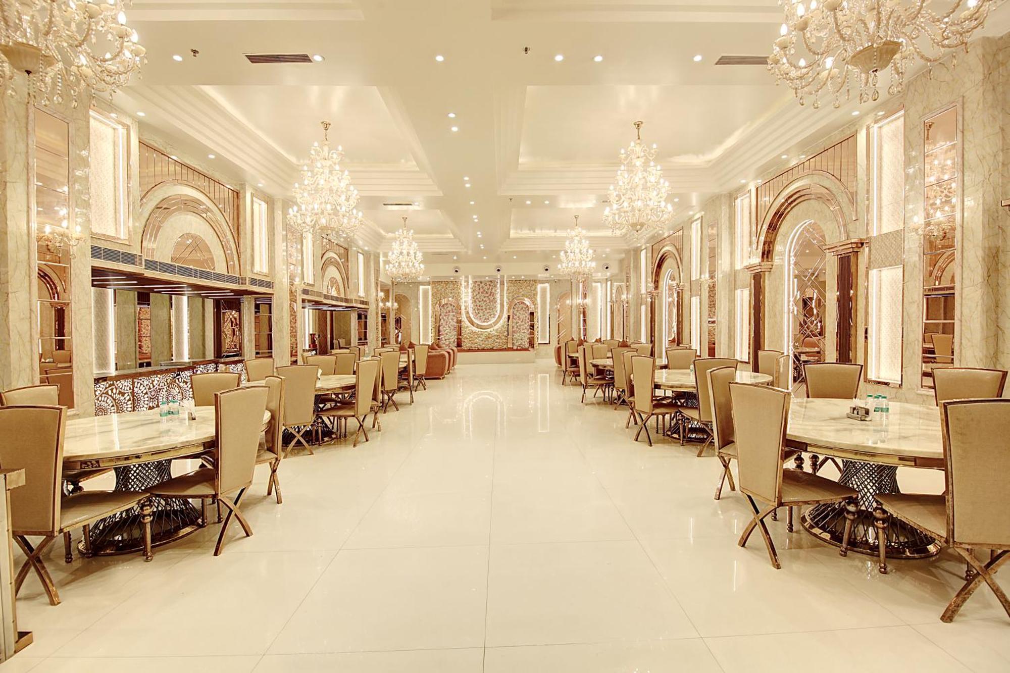 Marks Hotel & Banquet Нойда Екстер'єр фото